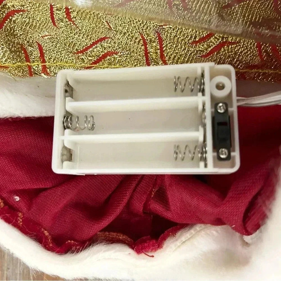 Battery Operated Light Up Santa Christmas Tree Topper Decoration With Lantern - Picture 8 of 13